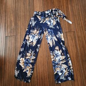 Floral Navy Blue Wide-Leg Pants. Size Small